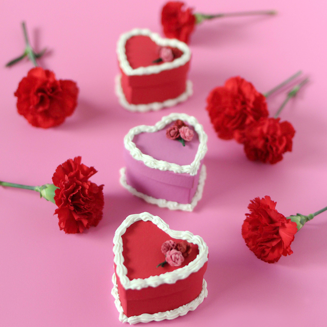 DIY Valentine’s Day Cake Gift Boxes